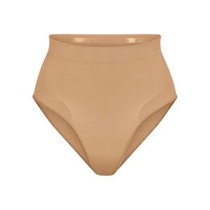 SKIMS SEAMLESS SCULPT MID WAIST BRIEF